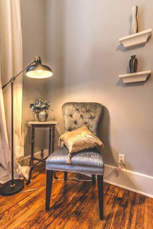 Elegant Colonial With Lovely Details And Character Memphis Buitenkant foto